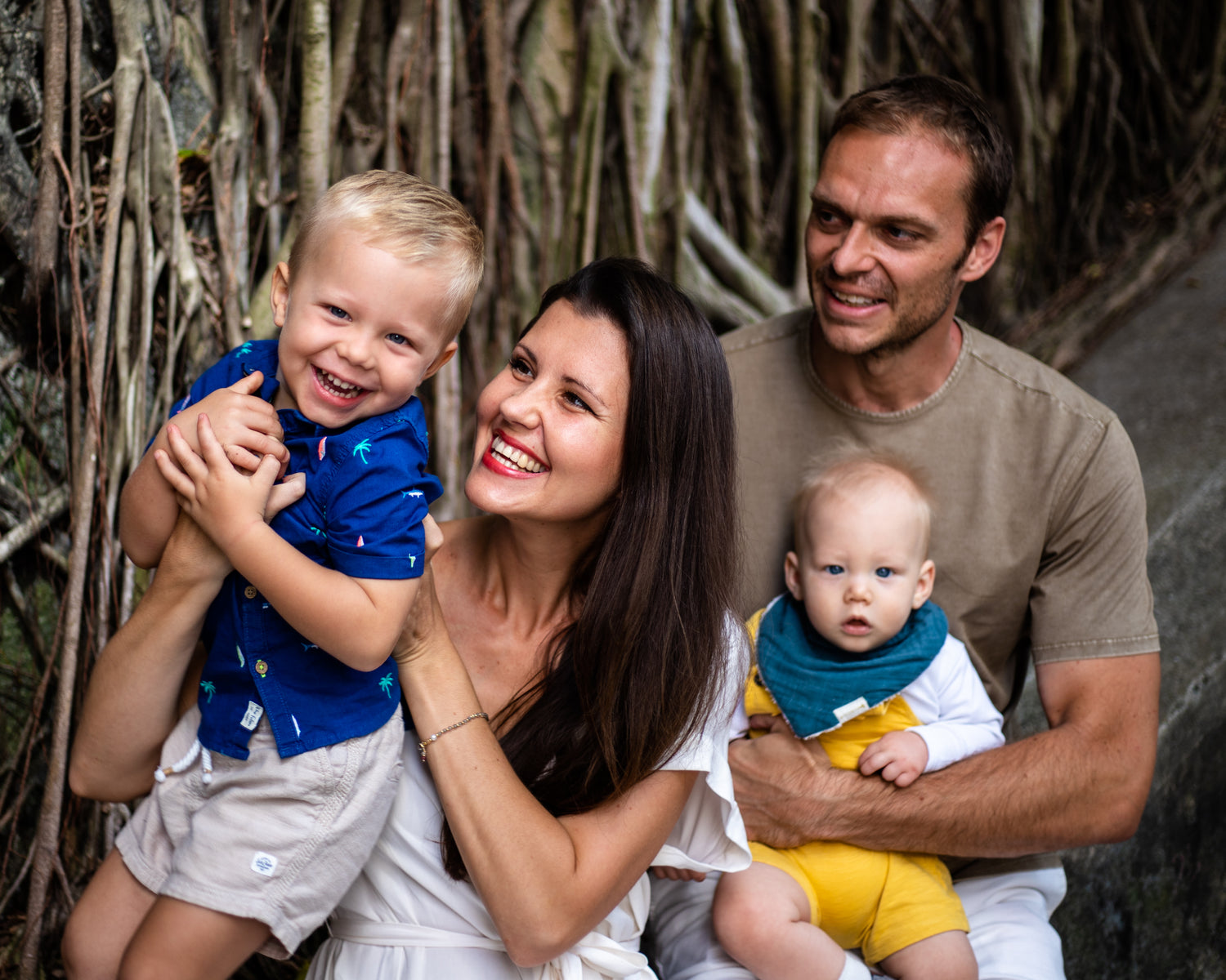 Hong Kong Family Photographer Picture of family of boys 