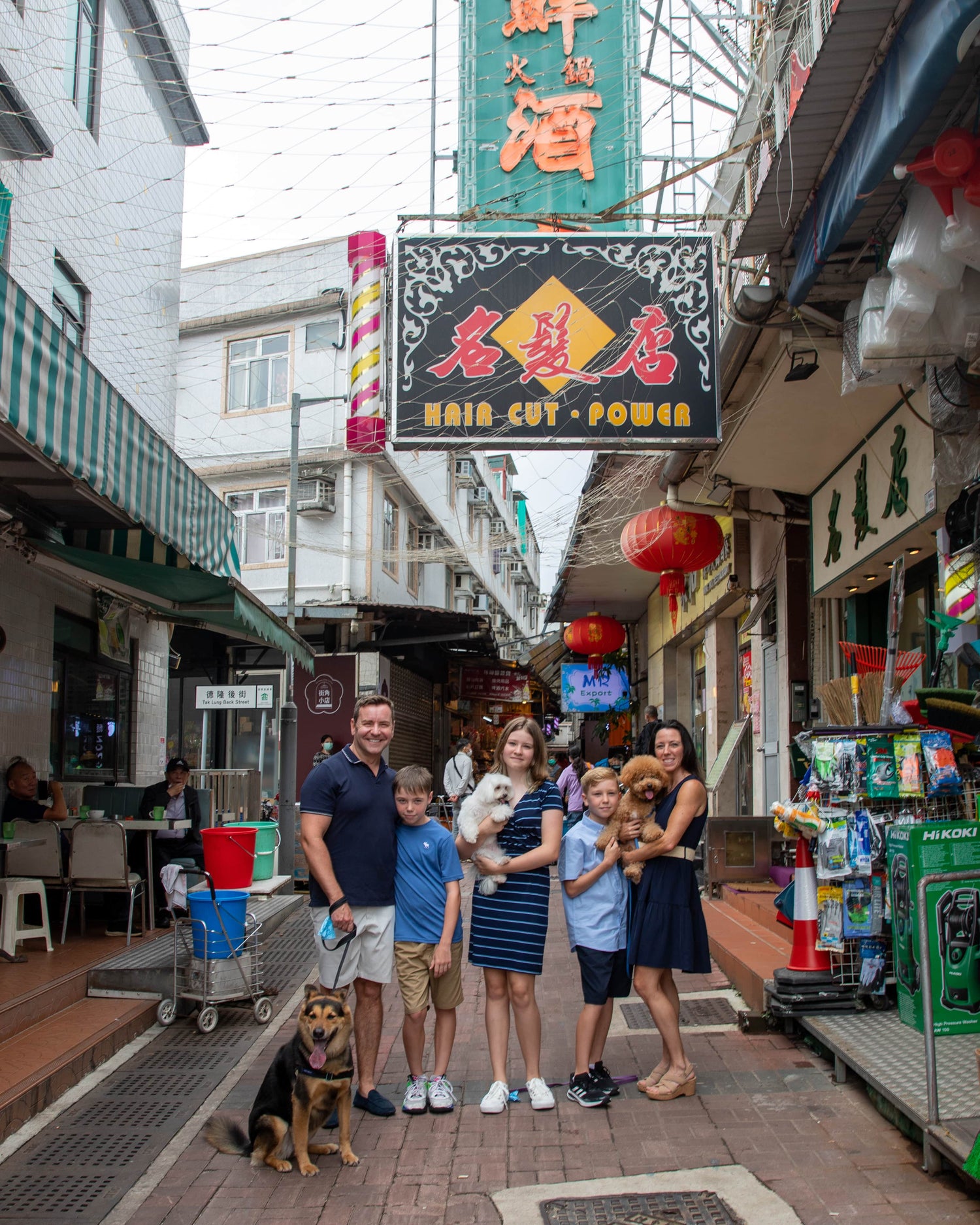 Family of 5 with three dogs in Sai Kung Hong Kong