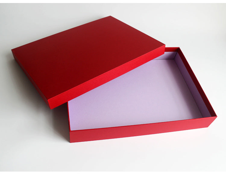 Red box for packaging the 3d frame inside